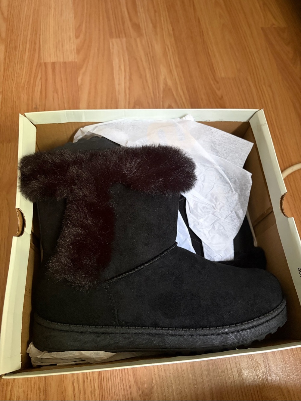 Kohl's Black Faux Fur Cuff Slip-On Winter Booties